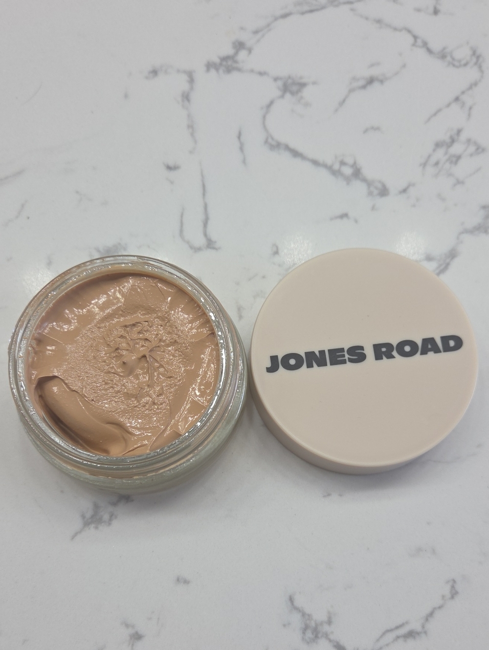 Jones Road What The Foundation, Beige
